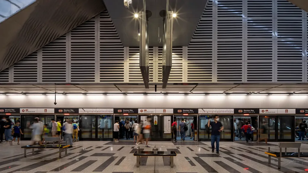 Shenton Way station platform